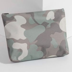 Thirty-One Zipper Pouch Soft Camo- NWT